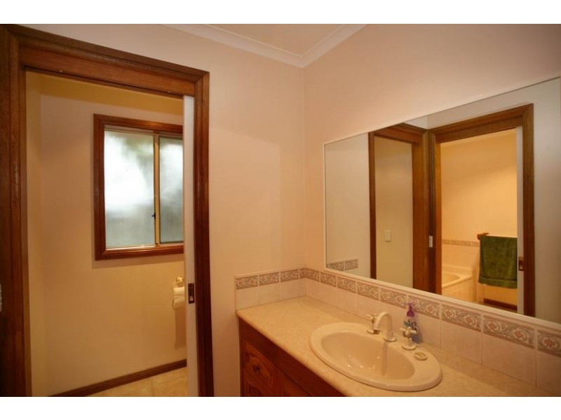 9 Millgrove Way, Berwick VIC 3806