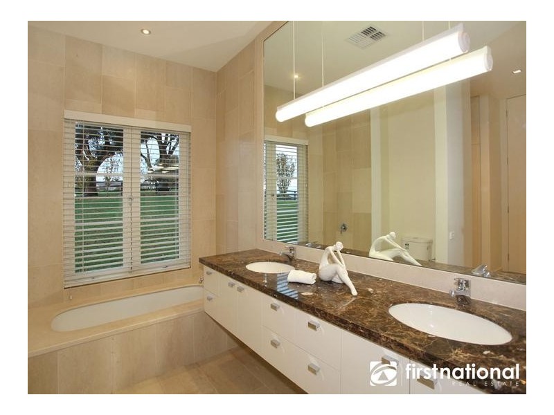 2 Hyde Hill Rd, Harkaway VIC 3806