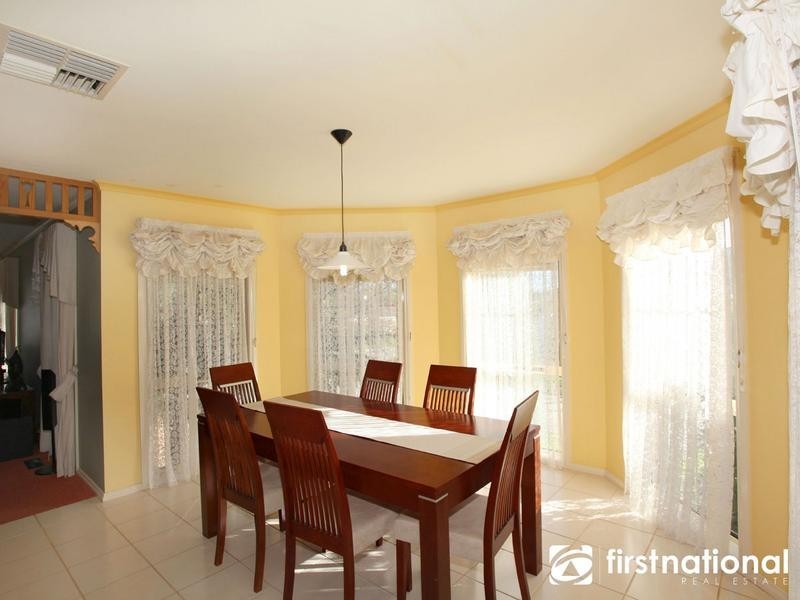 6 Harcourt Way, Berwick VIC 3806