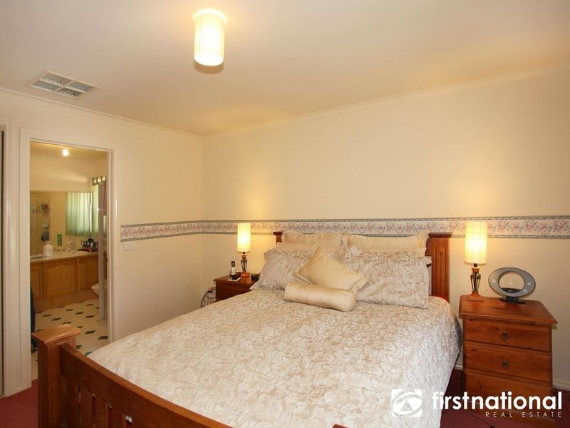 6 Harcourt Way, Berwick VIC 3806