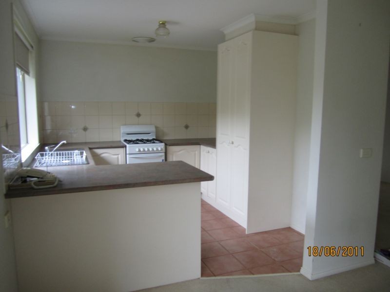 2/22 Jacqueline Place, Pakenham VIC 3810