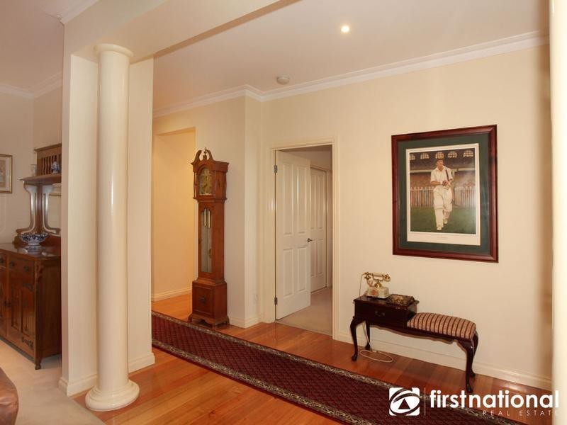 18 Fairholme Boulevard, Berwick VIC 3806