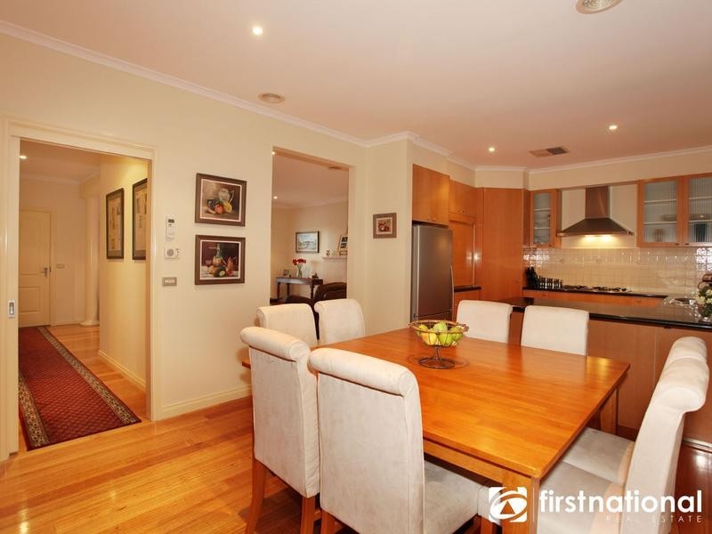 18 Fairholme Boulevard, Berwick VIC 3806