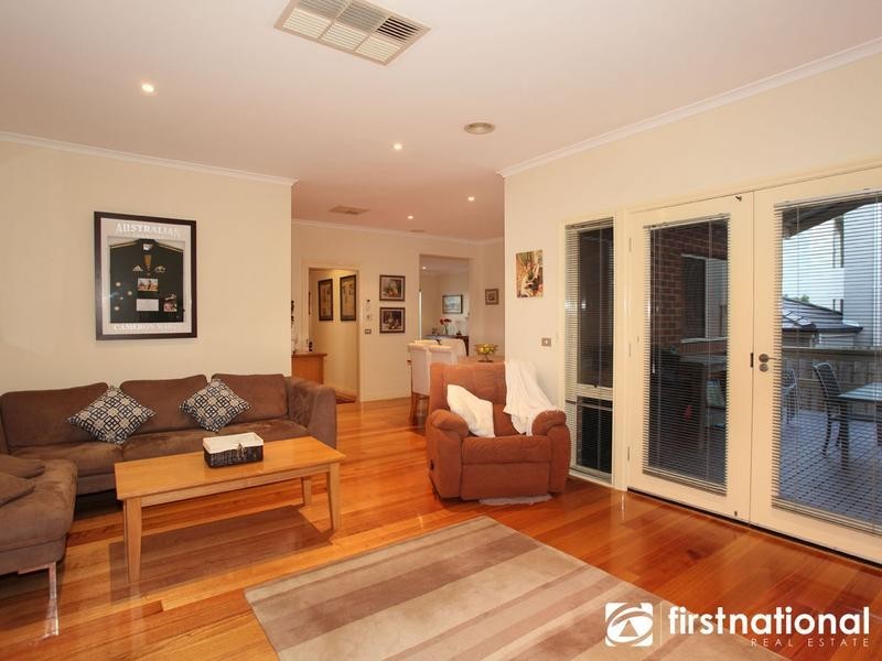 18 Fairholme Boulevard, Berwick VIC 3806