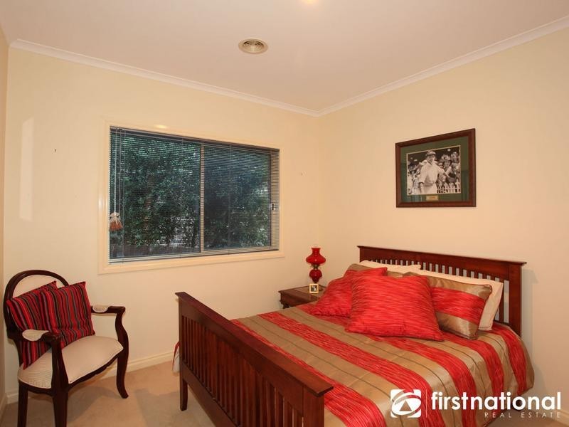 18 Fairholme Boulevard, Berwick VIC 3806