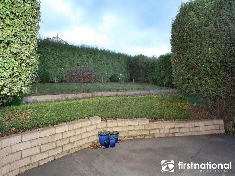 18 Fairholme Boulevard, Berwick VIC 3806