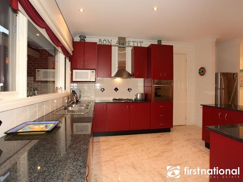 12 Glen Vista Drive, Narre Warren North VIC 3804