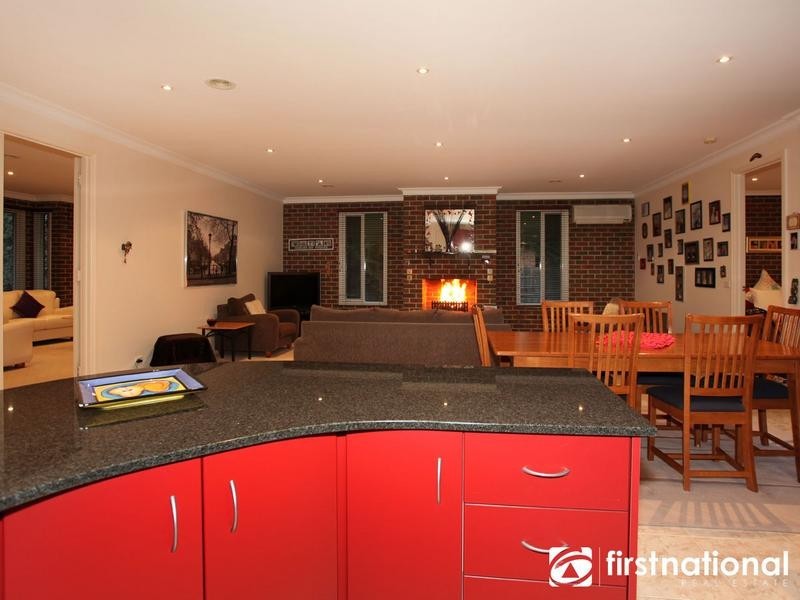 12 Glen Vista Drive, Narre Warren North VIC 3804