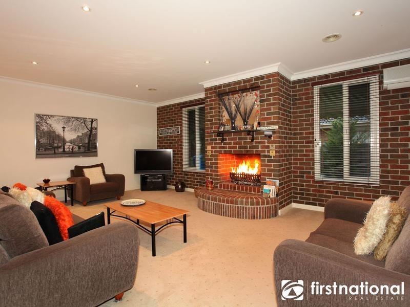 12 Glen Vista Drive, Narre Warren North VIC 3804