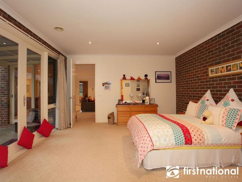 12 Glen Vista Drive, Narre Warren North VIC 3804