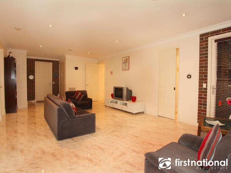 12 Glen Vista Drive, Narre Warren North VIC 3804