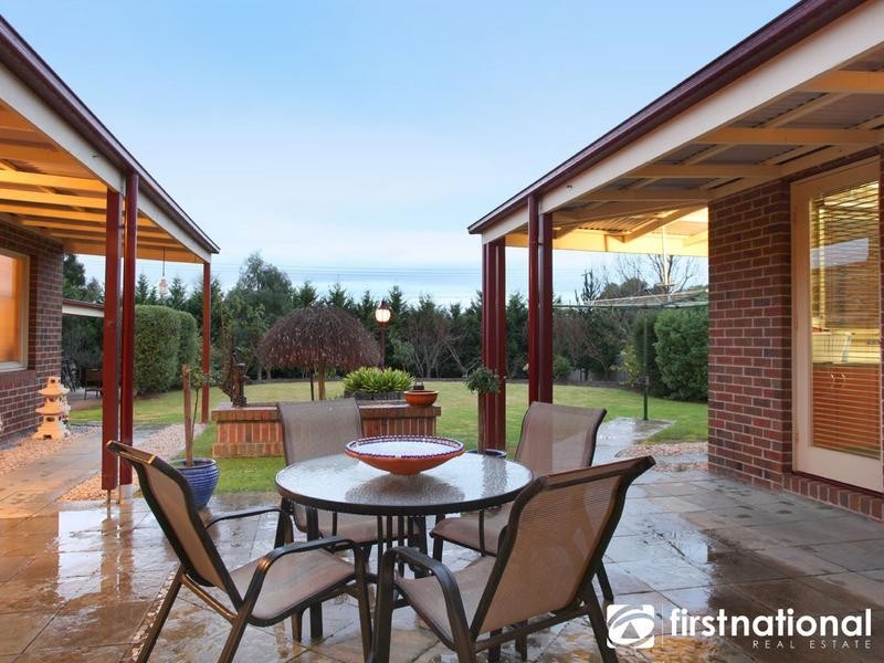 12 Glen Vista Drive, Narre Warren North VIC 3804