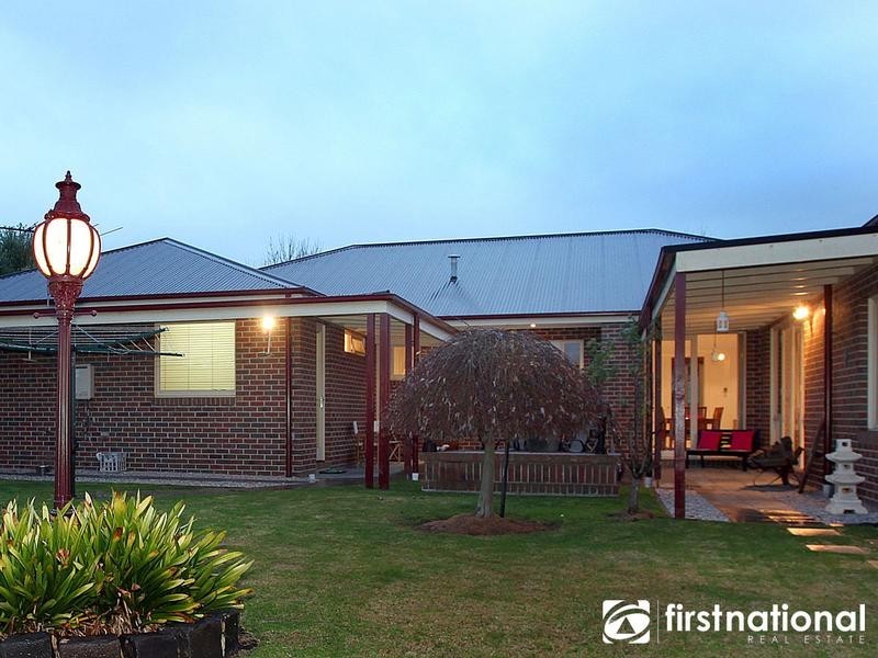 12 Glen Vista Drive, Narre Warren North VIC 3804