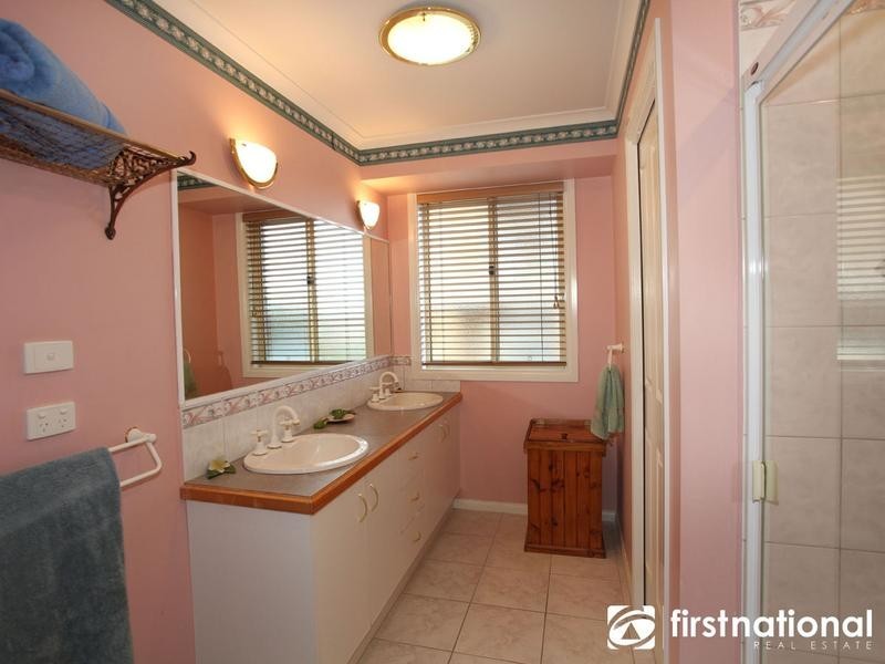 6 Natren Court, Berwick VIC 3806