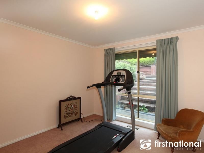 6 Natren Court, Berwick VIC 3806