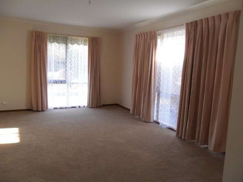 25 Willslie Crescent, Berwick VIC 3806