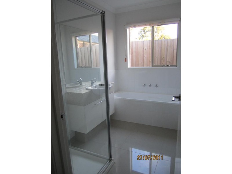 4/15 Chong Court, Berwick VIC 3806