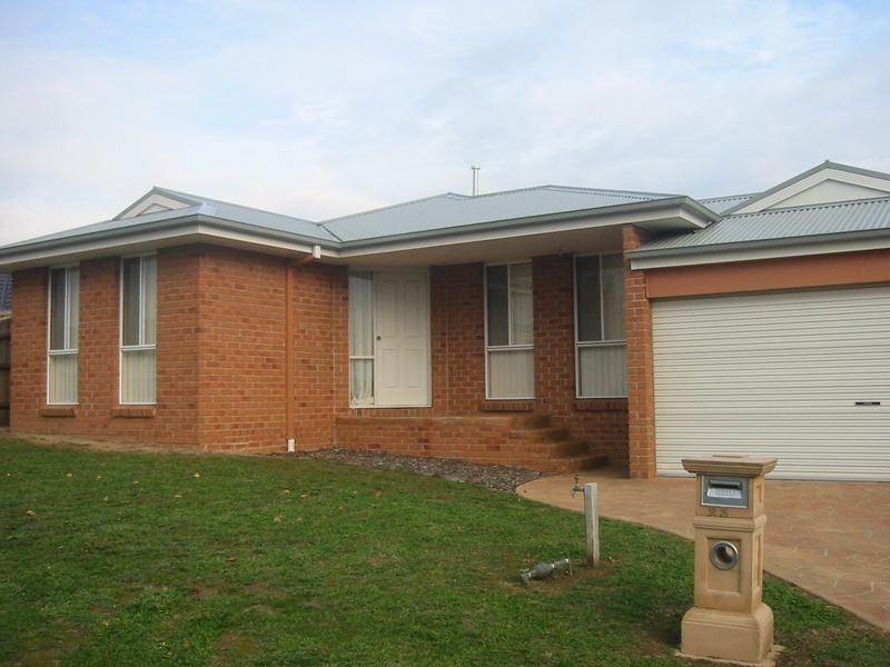 25 Turella Close, Berwick VIC 3806