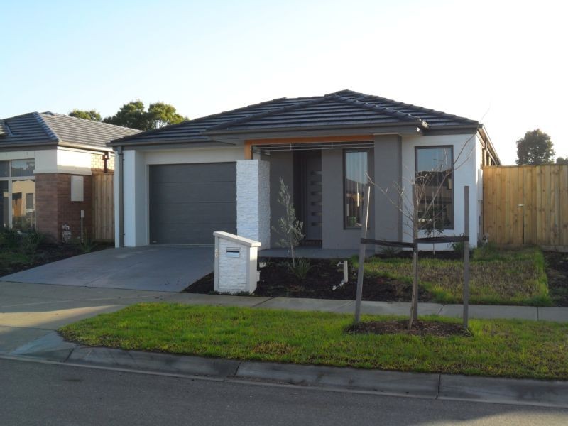 40 Devine Drive, Pakenham VIC 3810