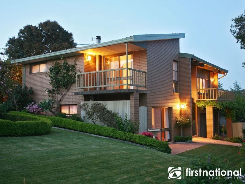 33 Outlook Drive, Berwick VIC 3806