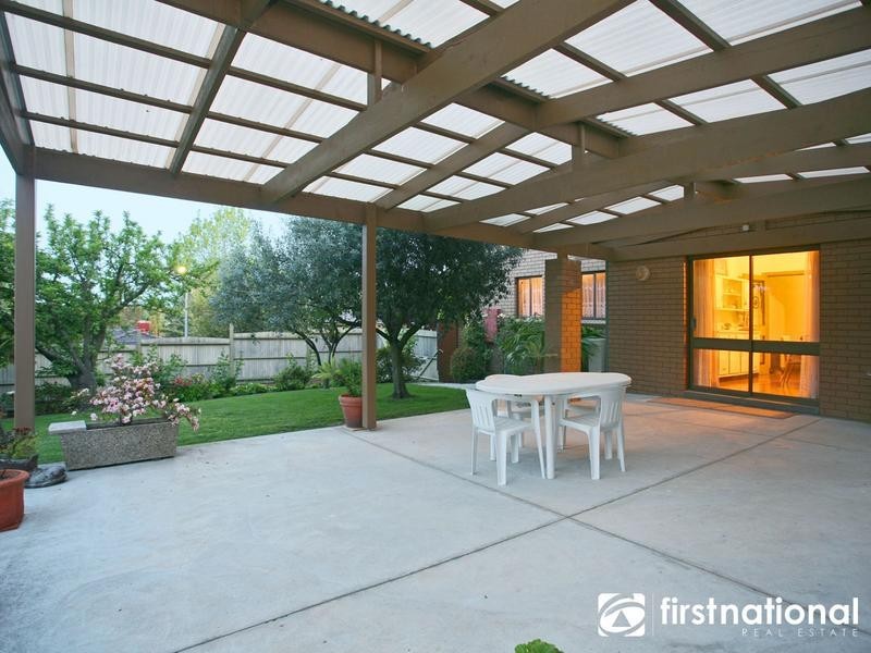 33 Outlook Drive, Berwick VIC 3806