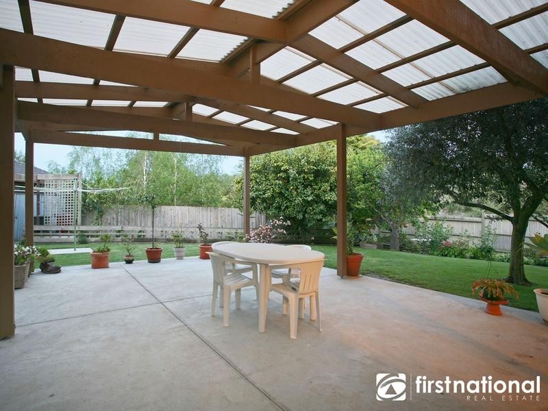 33 Outlook Drive, Berwick VIC 3806