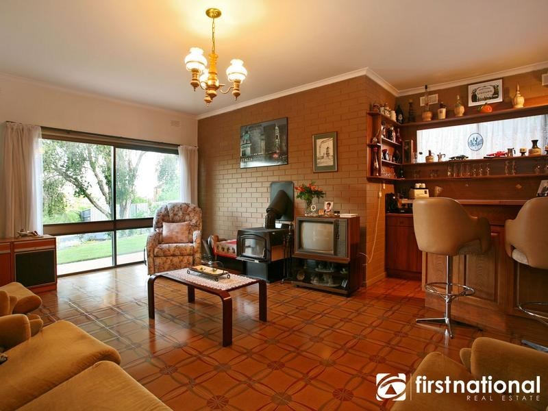 33 Outlook Drive, Berwick VIC 3806