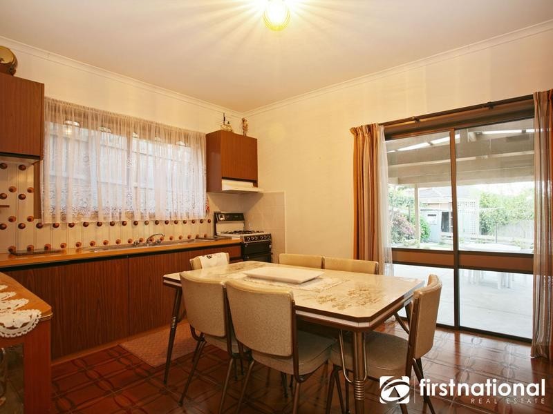 33 Outlook Drive, Berwick VIC 3806