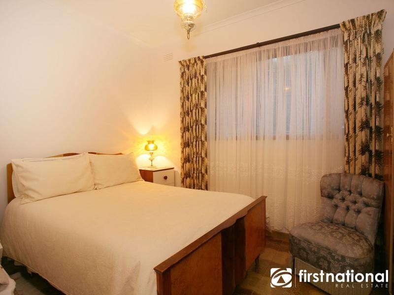 33 Outlook Drive, Berwick VIC 3806