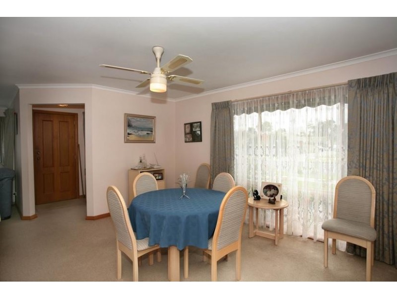 24 Strathavan Drive, Berwick VIC 3806