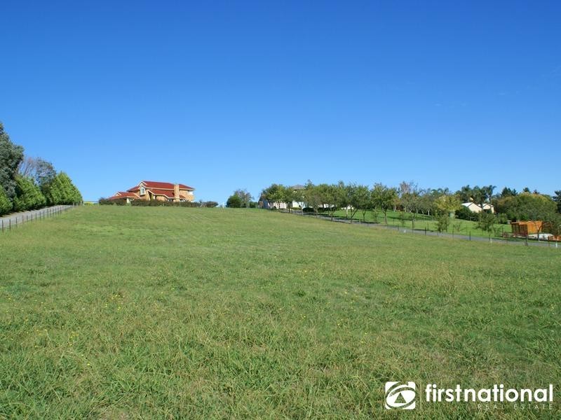 25 Caserta Drive, Berwick VIC 3806