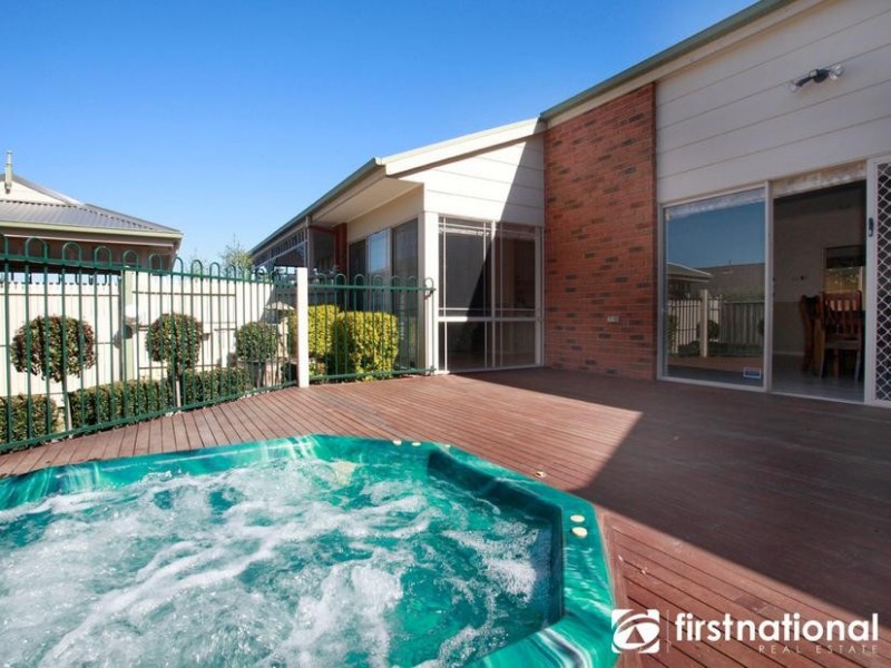 18 Windsor Drive, Beaconsfield VIC 3807