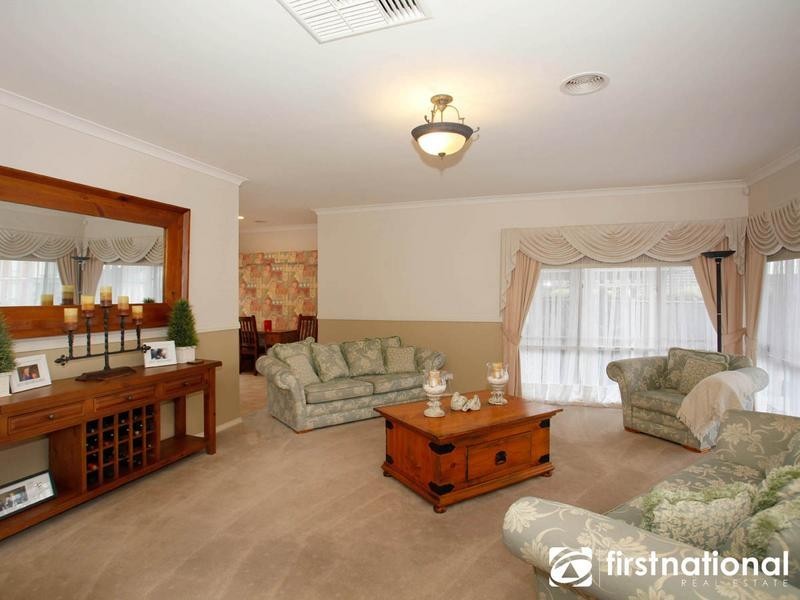 18 Windsor Drive, Beaconsfield VIC 3807