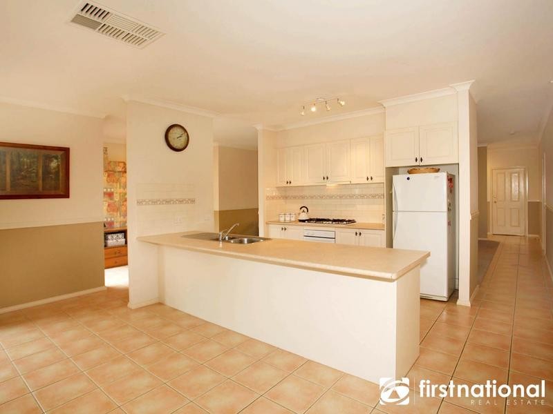 18 Windsor Drive, Beaconsfield VIC 3807