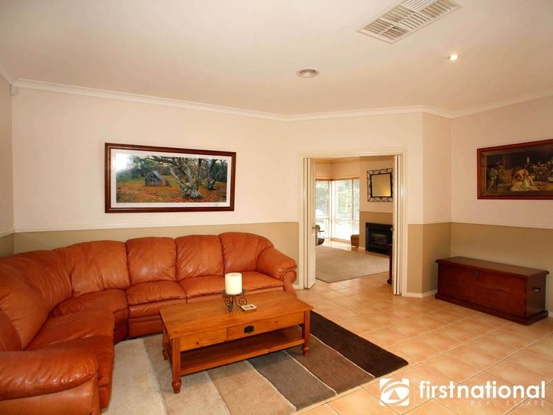 18 Windsor Drive, Beaconsfield VIC 3807
