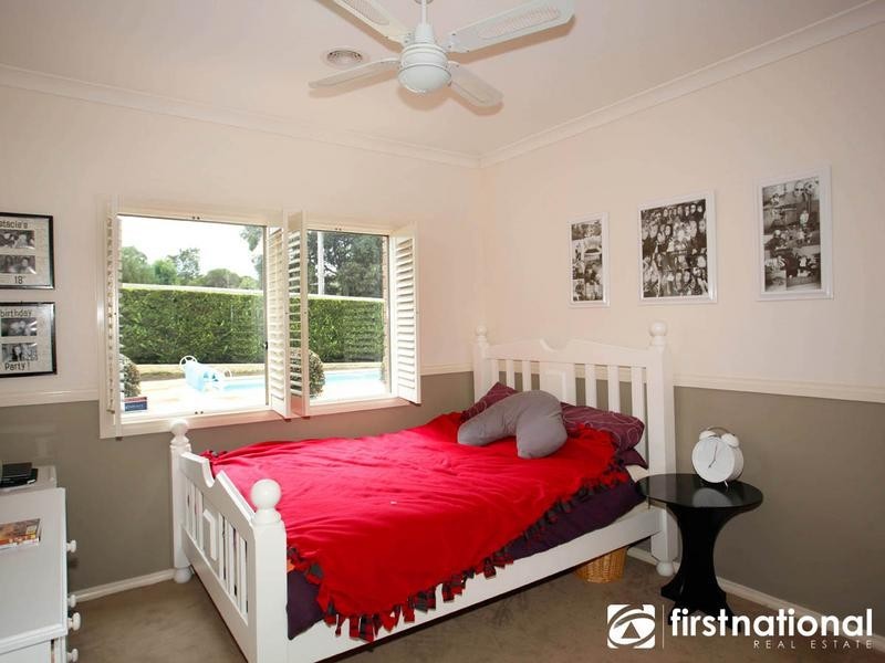 18 Windsor Drive, Beaconsfield VIC 3807