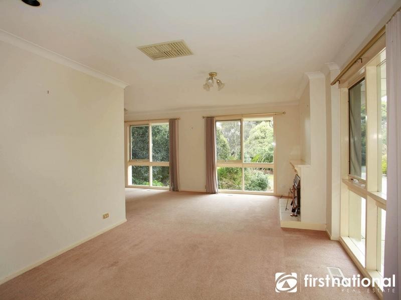 27 Tivendale Road, Officer VIC 3809