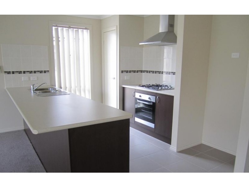 37 Ardent Crescent, Cranbourne East VIC 3977