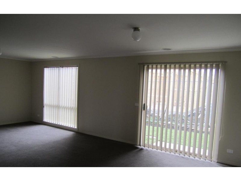 37 Ardent Crescent, Cranbourne East VIC 3977