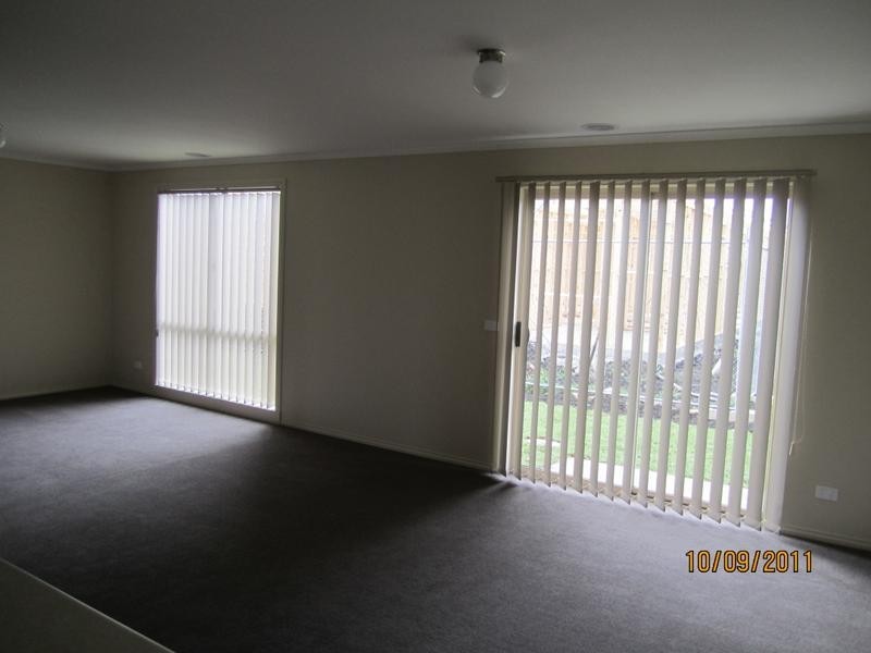 37 Ardent Crescent, Cranbourne East VIC 3977
