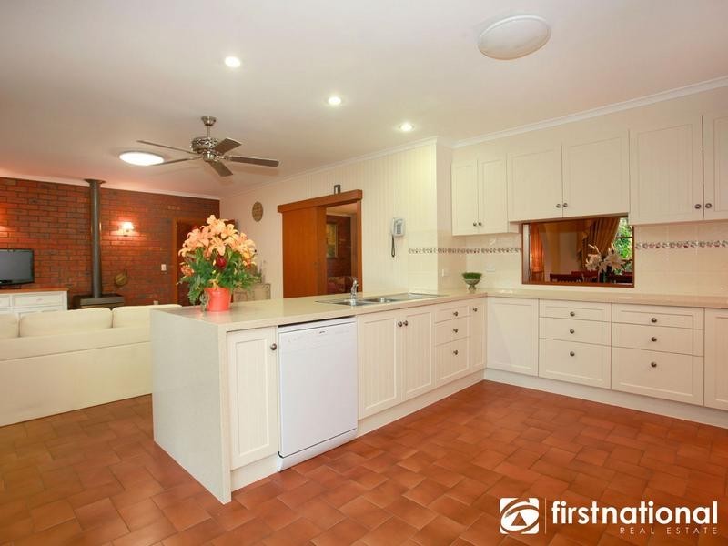 14 Crawley Road, Narre Warren North VIC 3804
