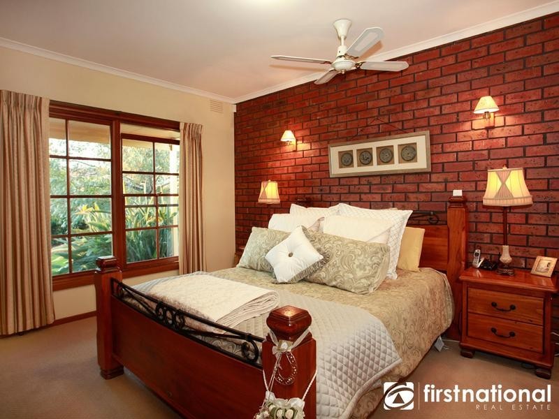 14 Crawley Road, Narre Warren North VIC 3804