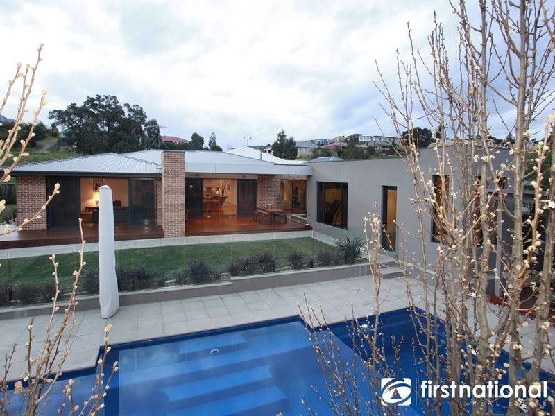 6 Connassidy Close, Beaconsfield VIC 3807