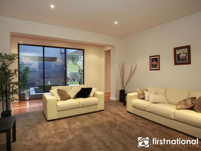 6 Connassidy Close, Beaconsfield VIC 3807