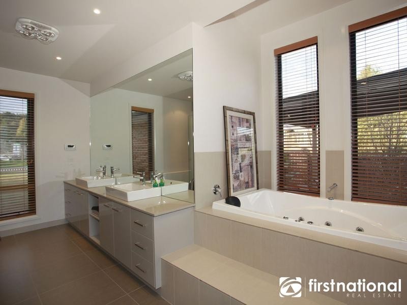 6 Connassidy Close, Beaconsfield VIC 3807