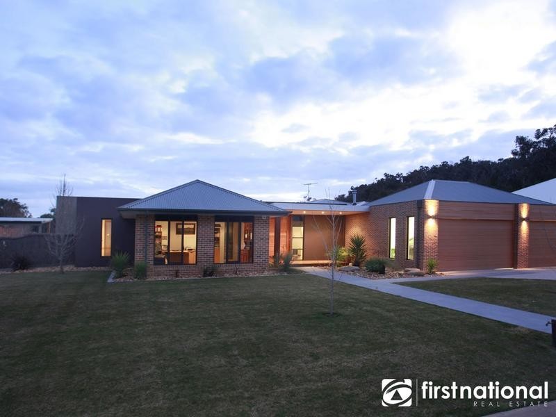 6 Connassidy Close, Beaconsfield VIC 3807