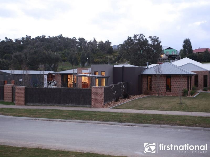 6 Connassidy Close, Beaconsfield VIC 3807