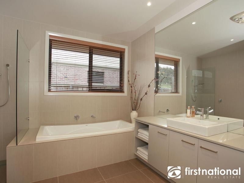 6 Connassidy Close, Beaconsfield VIC 3807