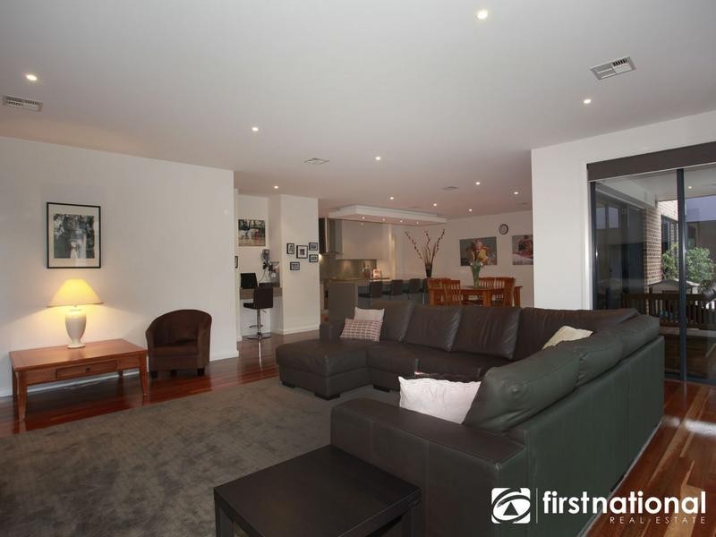 6 Connassidy Close, Beaconsfield VIC 3807