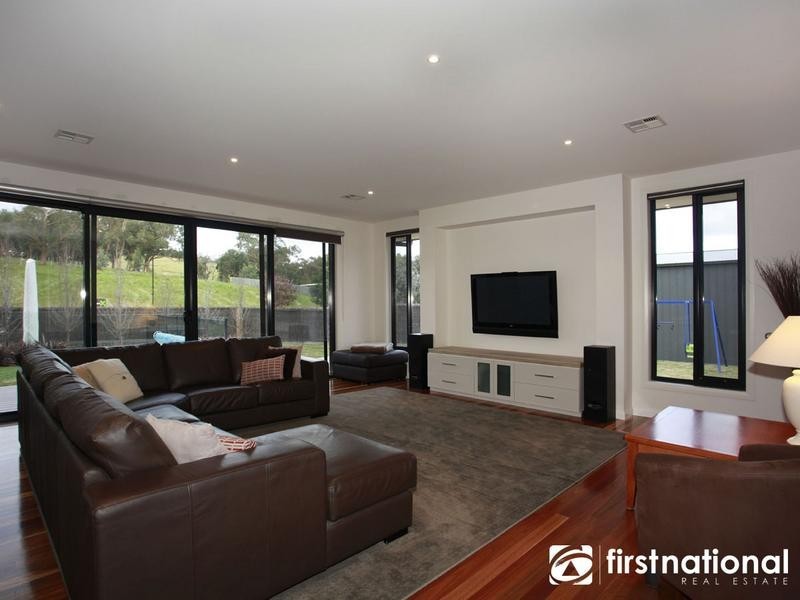 6 Connassidy Close, Beaconsfield VIC 3807